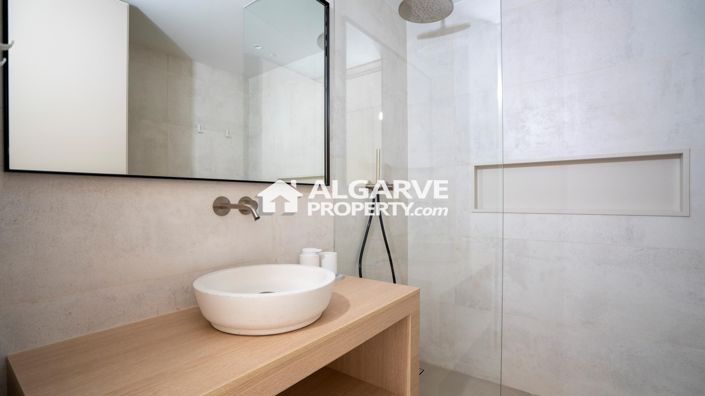 Image No.18-2 Bed Apartment for sale