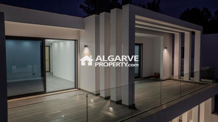 Image No.52-3 Bed Villa for sale