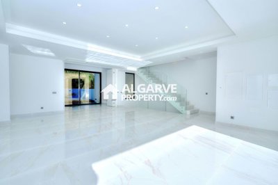 3-8450-78d1f4f8b6655591b02d22fabb36a692d73cca