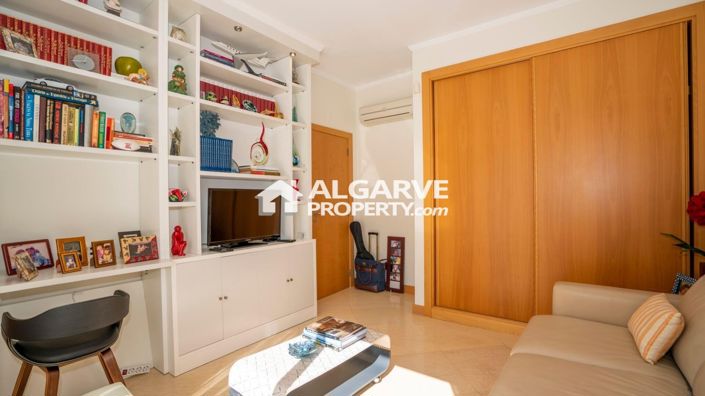 Image No.10-Villa de 4 chambres à vendre à Albufeira