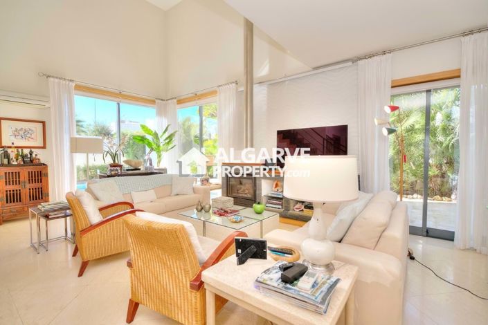 Image No.2-Villa de 4 chambres à vendre à Albufeira