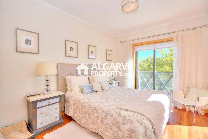 Image No.3-Villa de 4 chambres à vendre à Albufeira