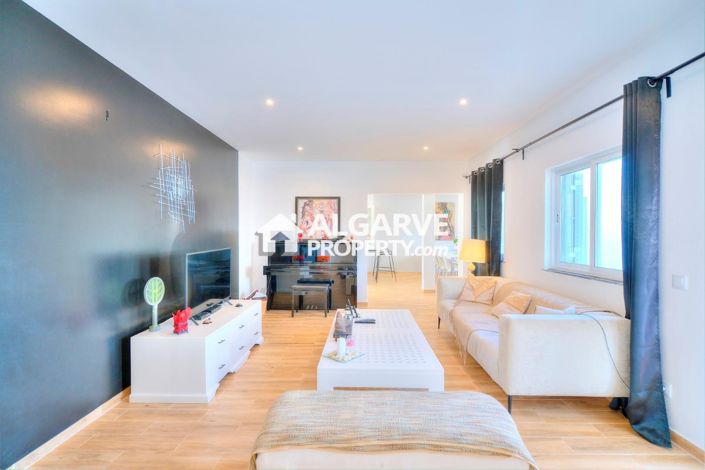 Image No.9-4 Bed Villa for sale