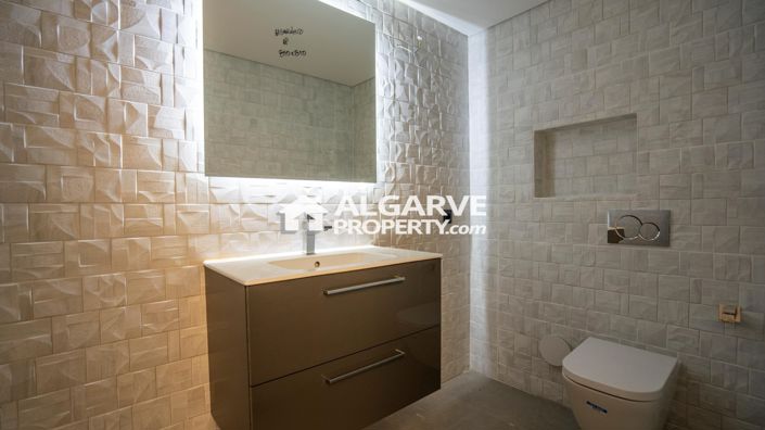 Image No.33-4 Bed Villa for sale
