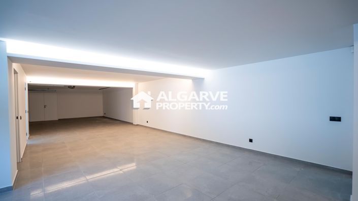 Image No.36-4 Bed Villa for sale