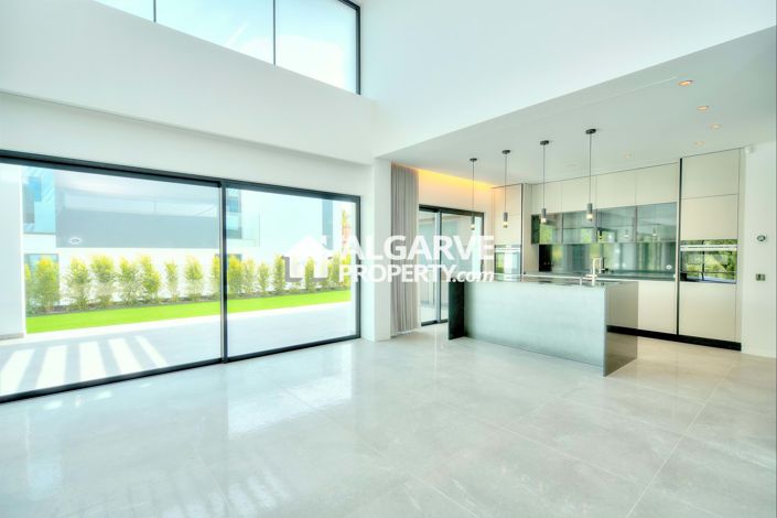 Image No.6-4 Bed Villa for sale