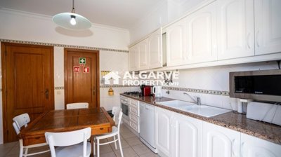 3-9873-78d1f4f8b6655591b02d22fabb36a692d73cca