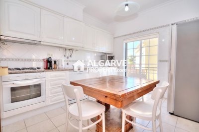 3-9873-78d1f4f8b6655591b02d22fabb36a692d73cca