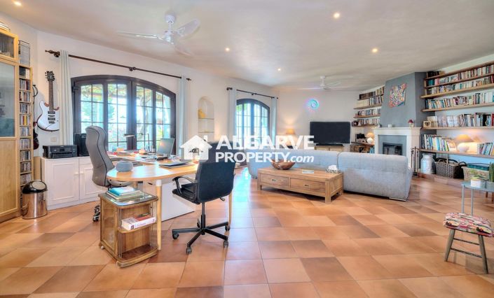 Image No.12-7 Bed Villa for sale