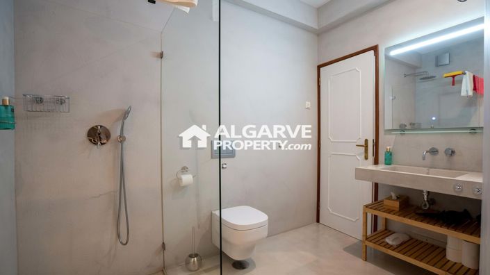 Image No.18-7 Bed Villa for sale