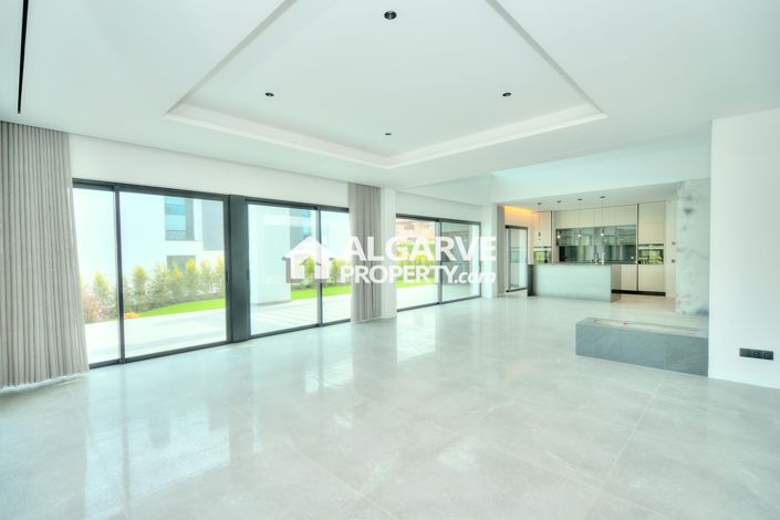 Image No.2-Villa de 4 chambres à vendre à Vilamoura