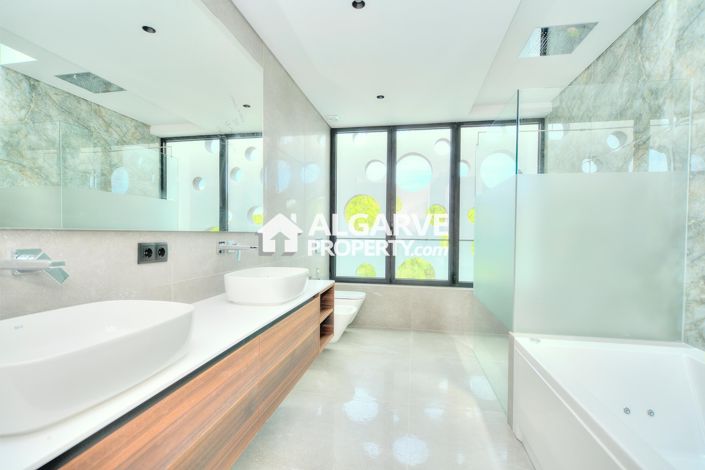 Image No.23-Villa de 4 chambres à vendre à Vilamoura