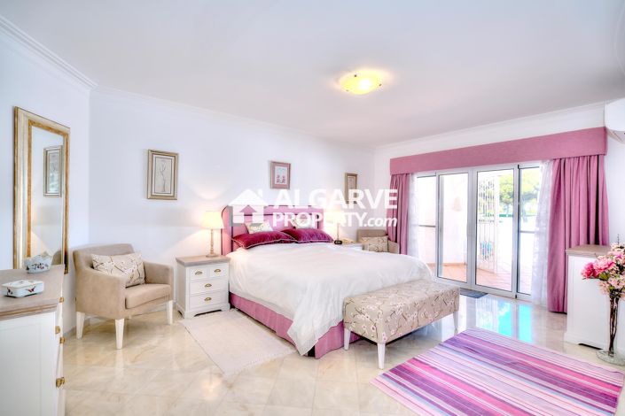 Image No.26-6 Bed Villa for sale