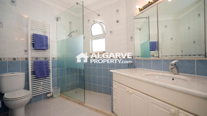 Image No.30-6 Bed Villa for sale