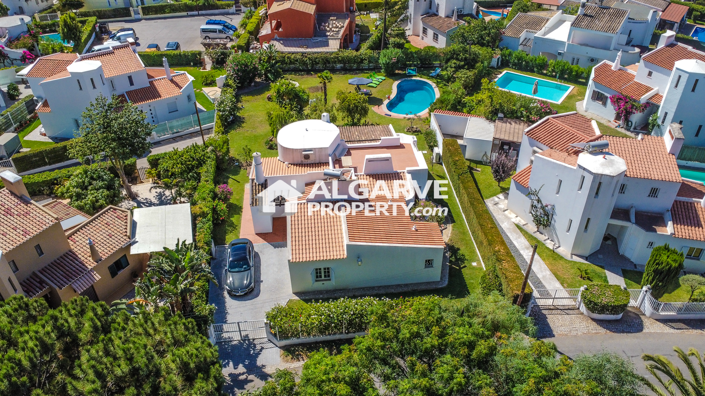 Image No.1-3 Bed Villa for sale
