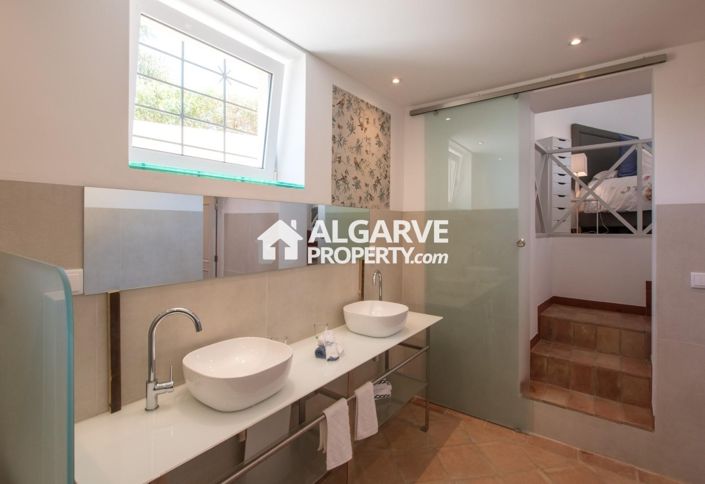 Image No.12-4 Bed Villa for sale