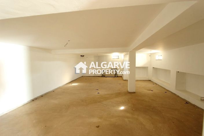 Image No.18-4 Bed Villa for sale