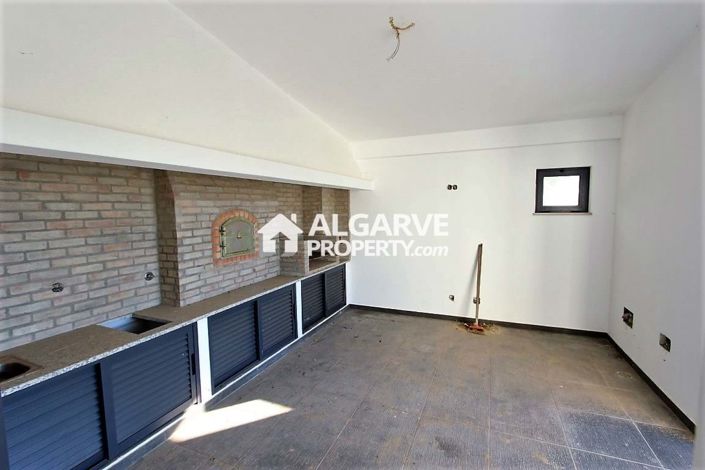 Image No.2-4 Bed Villa for sale