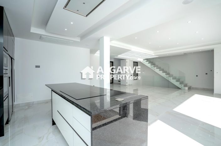 Image No.12-3 Bed Semi-Detached for sale