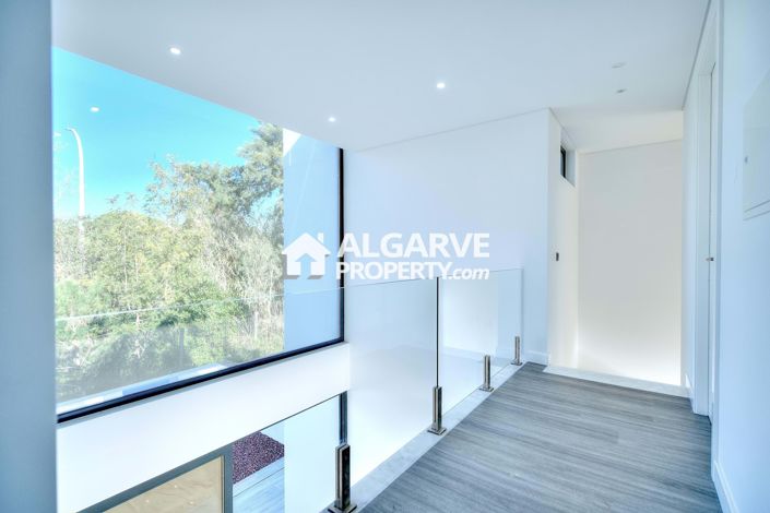 Image No.14-3 Bed Semi-Detached for sale