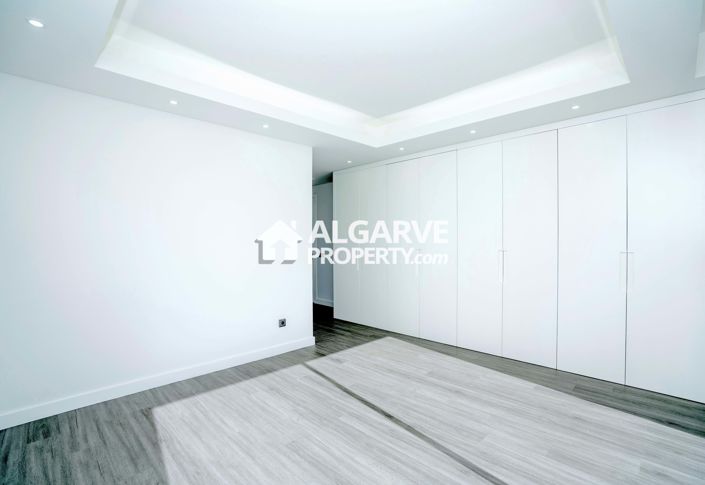 Image No.16-3 Bed Semi-Detached for sale