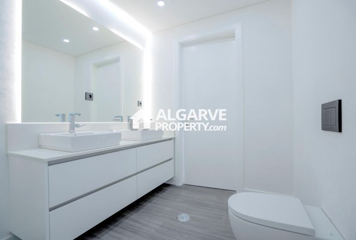 Image No.31-3 Bed Semi-Detached for sale