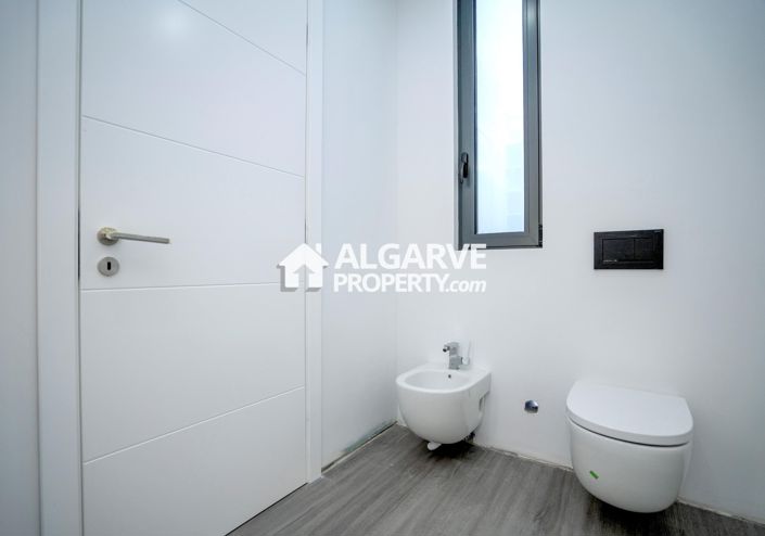 Image No.36-3 Bed Semi-Detached for sale