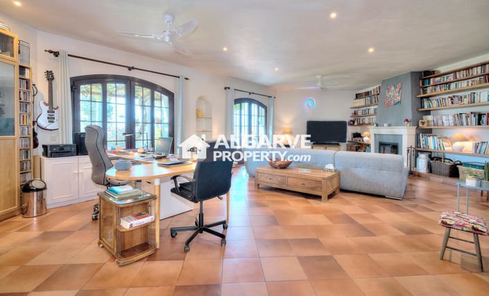 Image No.12-7 Bed Villa for sale