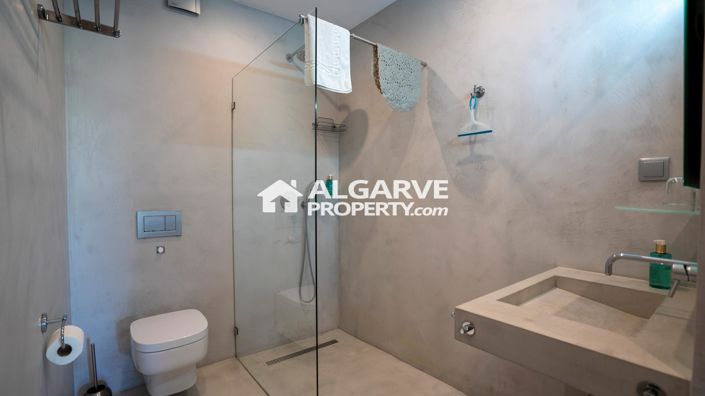 Image No.19-7 Bed Villa for sale