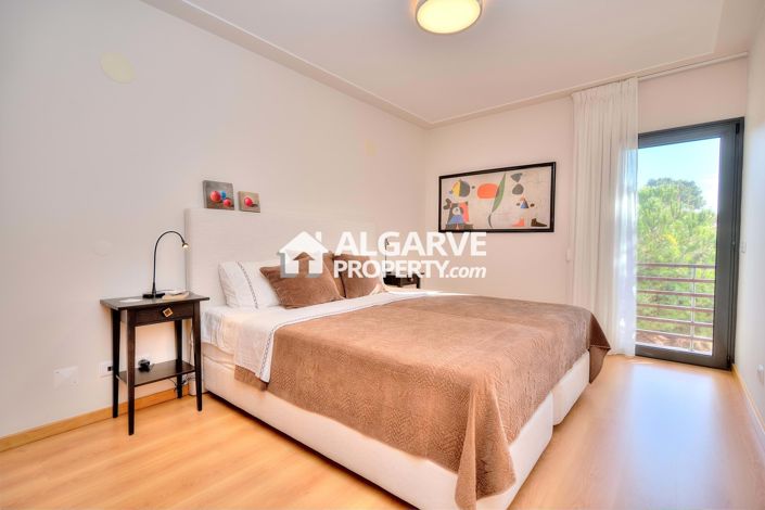 Image No.7-4 Bed Townhouse for sale