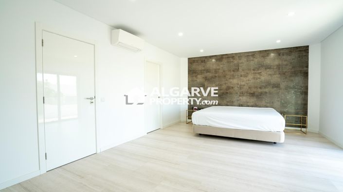 Image No.17-4 Bed Villa for sale