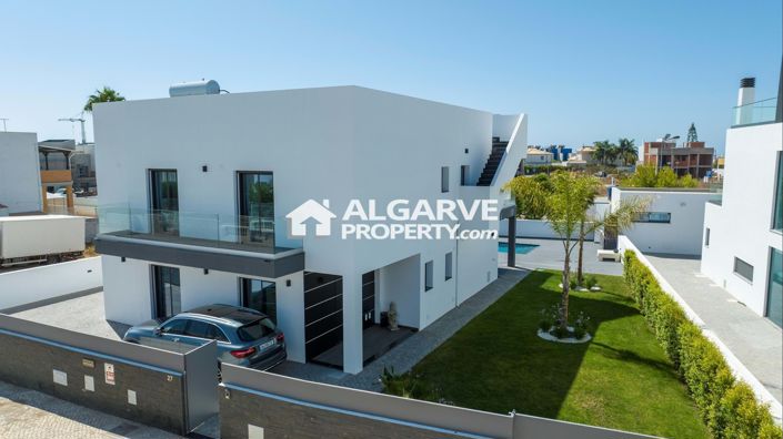 Image No.39-4 Bed Villa for sale