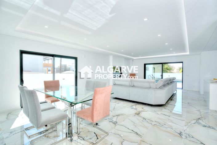 Image No.9-4 Bed Villa for sale