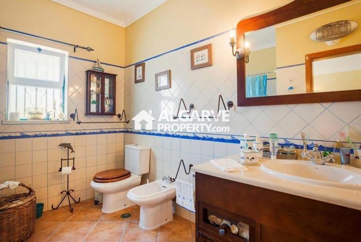 Image No.26-3 Bed Townhouse for sale