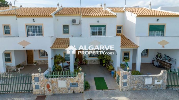 Image No.31-3 Bed Townhouse for sale