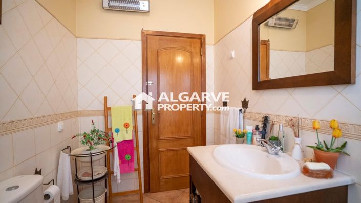 Image No.8-3 Bed Townhouse for sale