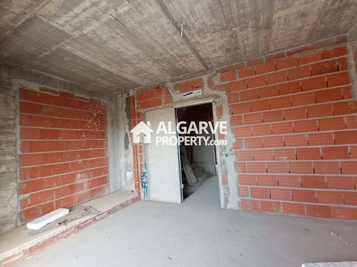 Image No.16-2 Bed Semi-Detached for sale