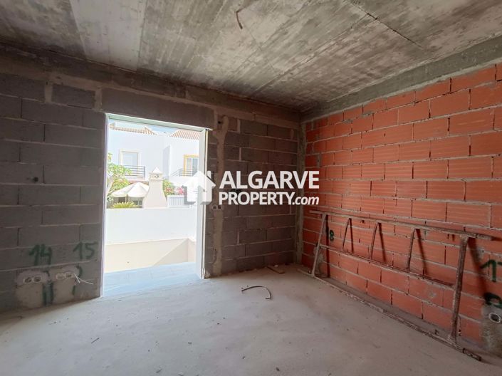 Image No.20-2 Bed Semi-Detached for sale