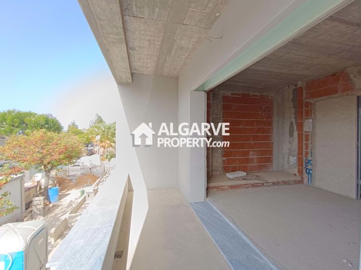 Image No.21-2 Bed Semi-Detached for sale