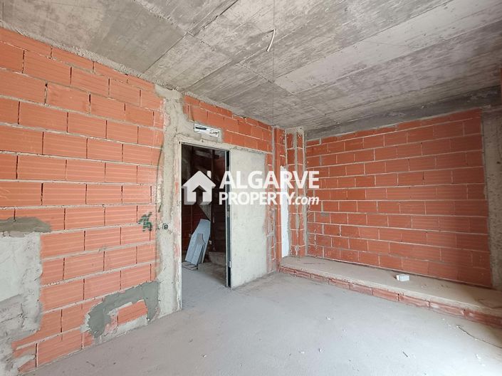 Image No.22-2 Bed Semi-Detached for sale