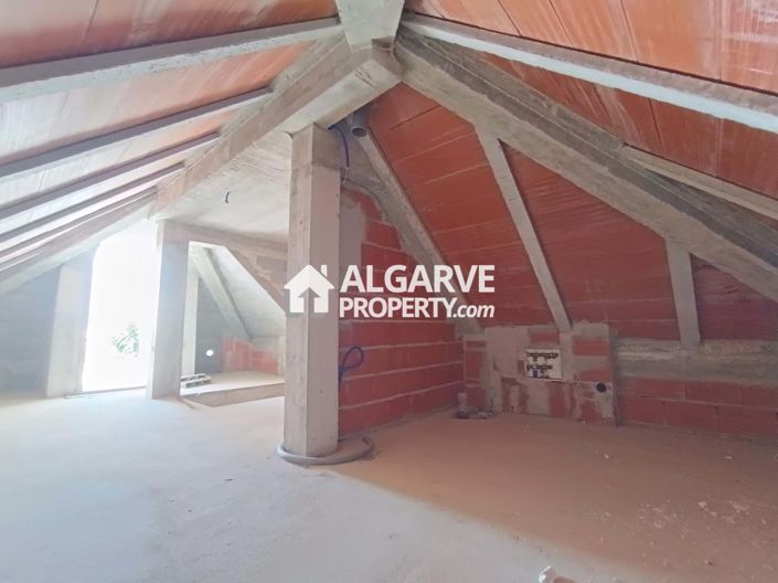 Image No.25-2 Bed Semi-Detached for sale