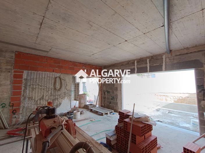 Image No.12-4 Bed Semi-Detached for sale