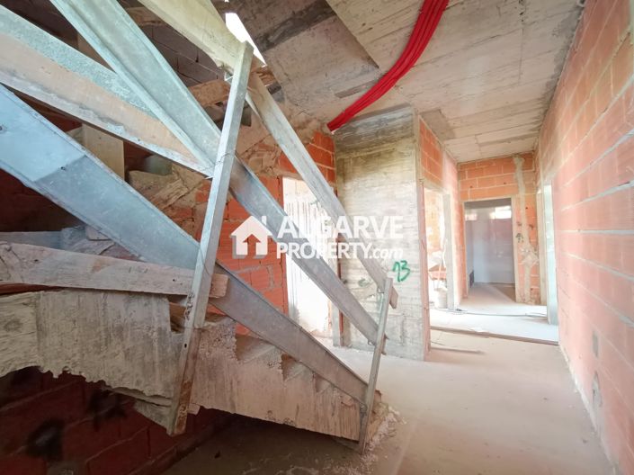 Image No.16-4 Bed Semi-Detached for sale