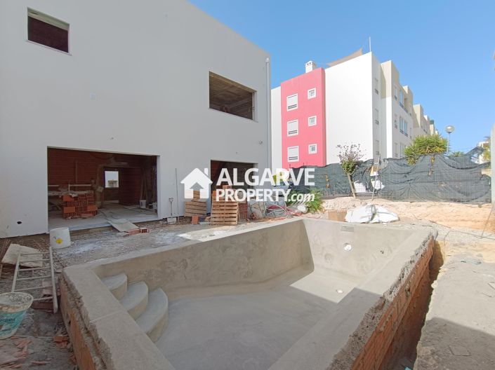 Image No.5-4 Bed Semi-Detached for sale