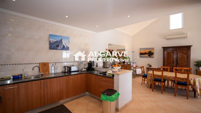 Image No.10-3 Bed Villa for sale