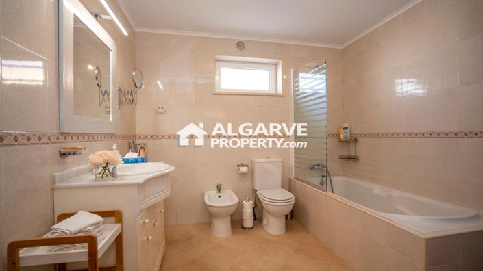 Image No.14-3 Bed Villa for sale