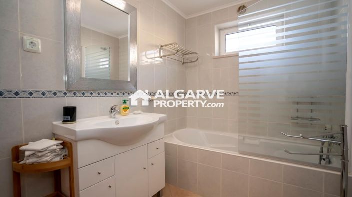 Image No.18-3 Bed Villa for sale