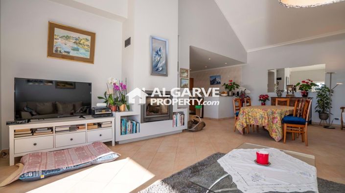 Image No.9-3 Bed Villa for sale