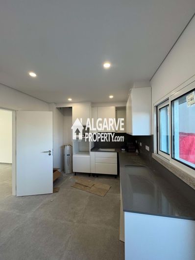 Image No.3-3 Bed Apartment for sale