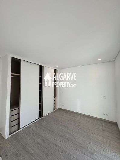 Image No.8-3 Bed Apartment for sale